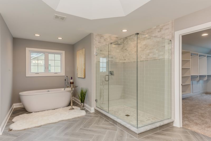 Shower/Tub Combo in Small Bathroom